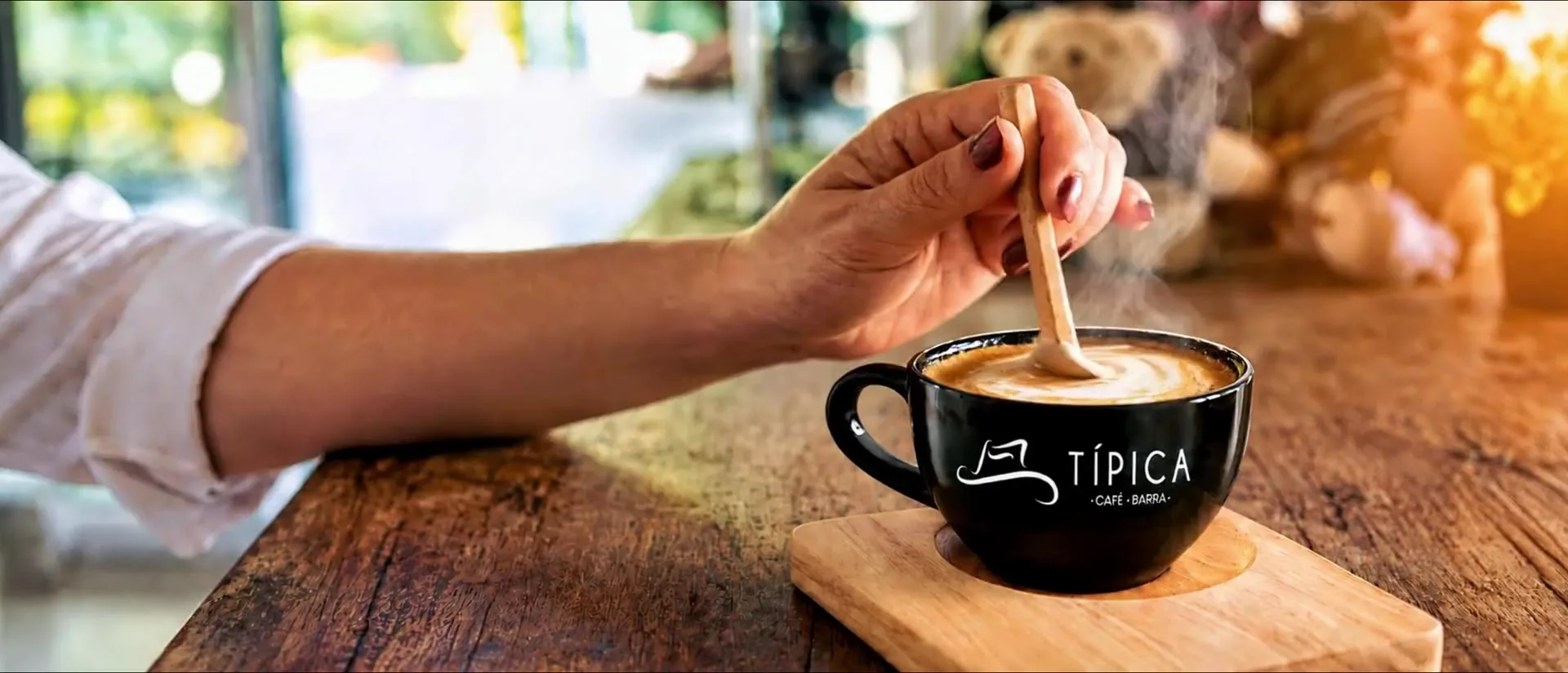 Taza de café Típica con arte latte